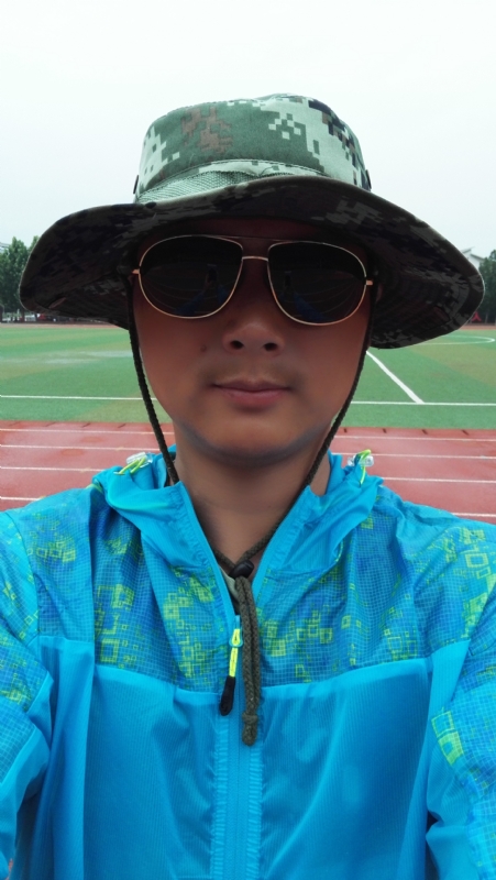 银尘的第一张照片--喀什闪婚服务中心