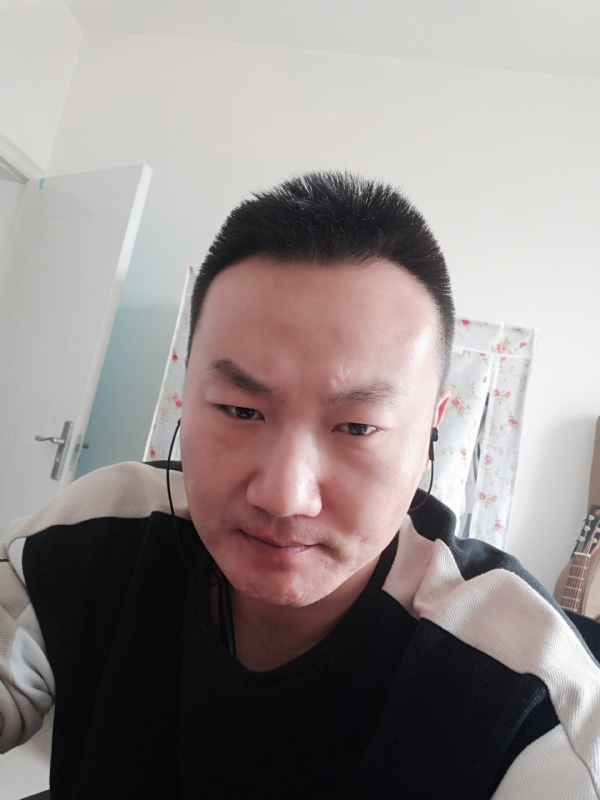 曹先森的第一张照片--喀什闪婚服务中心